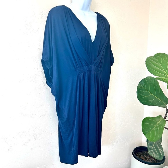 TRINA TURK Ruched V Neck Tunic Top Dress Beach Swim Cover Navy Size 8 - Picture 1 of 9
